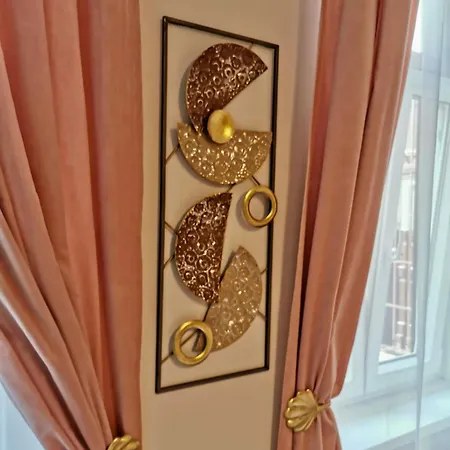 Goldcentral Comfort Apartment *